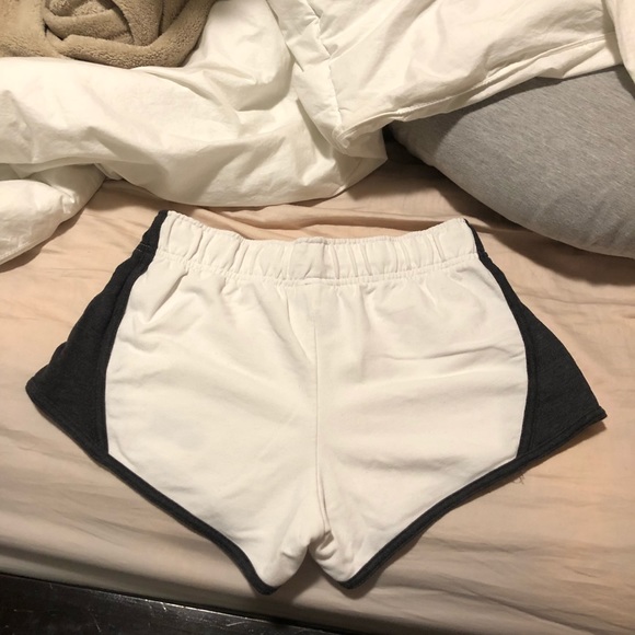 Victoria Secret PINK Shorts Size XS - Picture 3 of 5